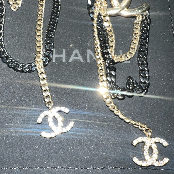 Earrings - Picture 2 of 7